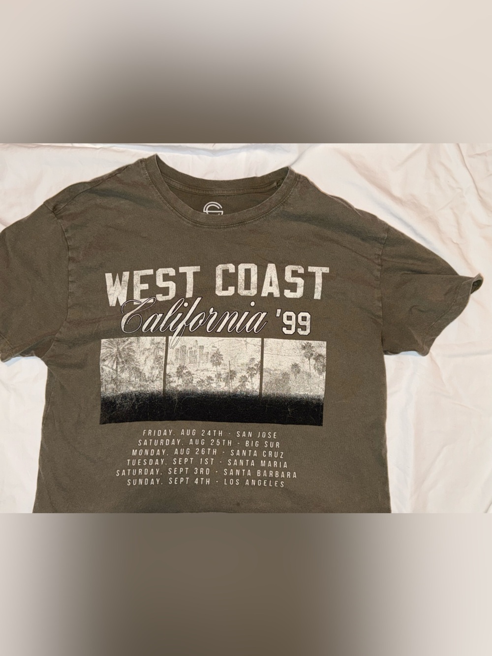 West Coast California '99 Graphic Crop Tee - Olive